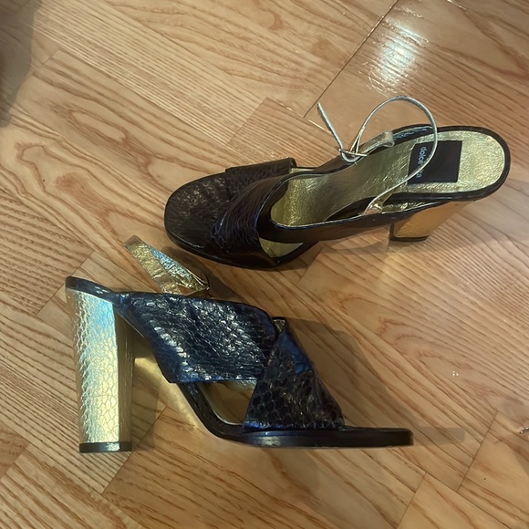 Dolce Vita Black and Gold heels - Picture 1 of 3